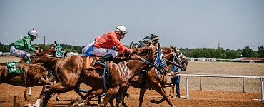 Стратегия заработка на букмекерских вилках